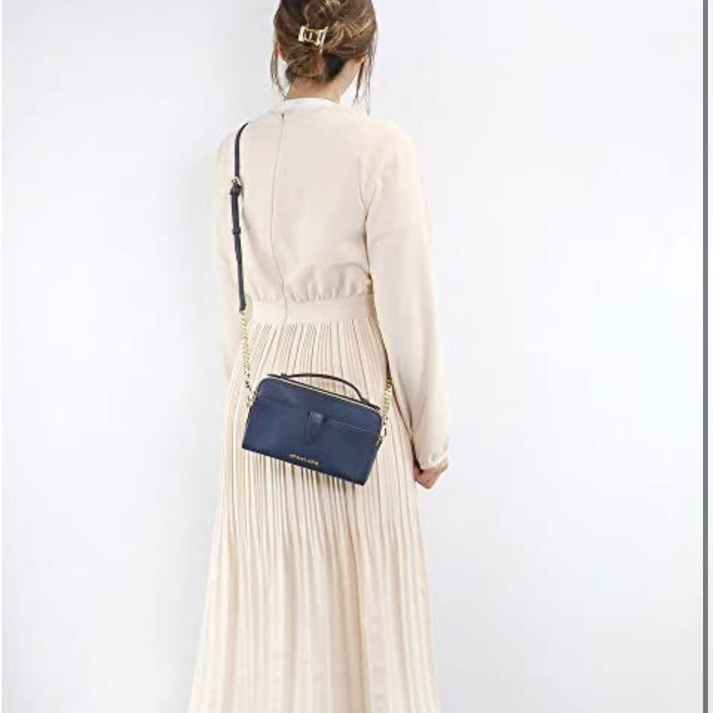 Michael Kors Crossbody Purse - Picture 4 of 10